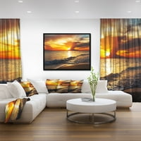 Umjetnički dizajn šareni dramatični zalazak sunca nad valovima Moderni ispis na plaži na uokvirenom platnu. širok